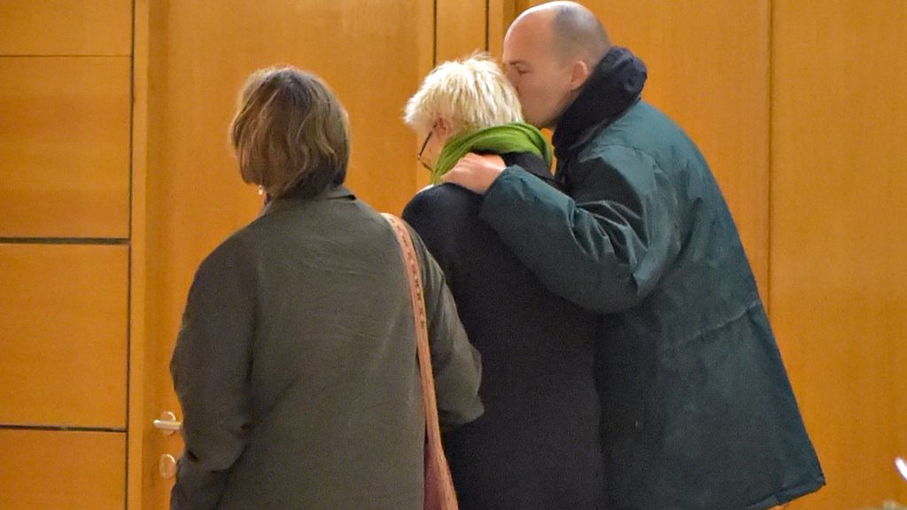 Familiares y amigos despiden a la modelo