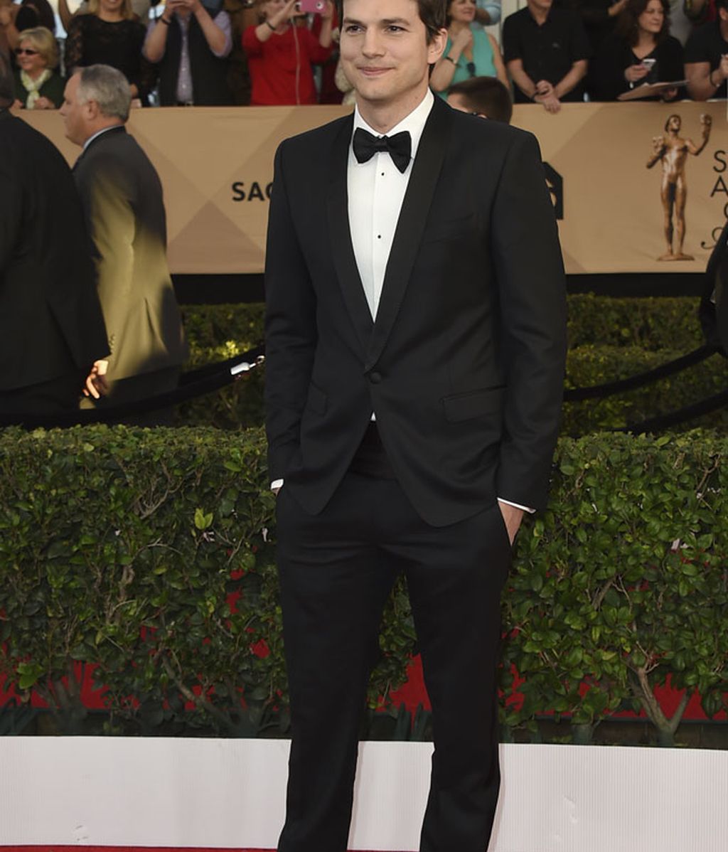 Ashton Kutcher fue el encargado de abrir la ceremonia