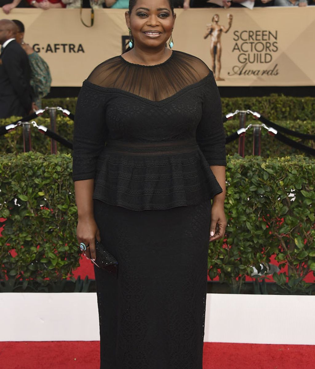 Sobria y elegante, Octavia Spencer se decantó por un dos piezas en color negro