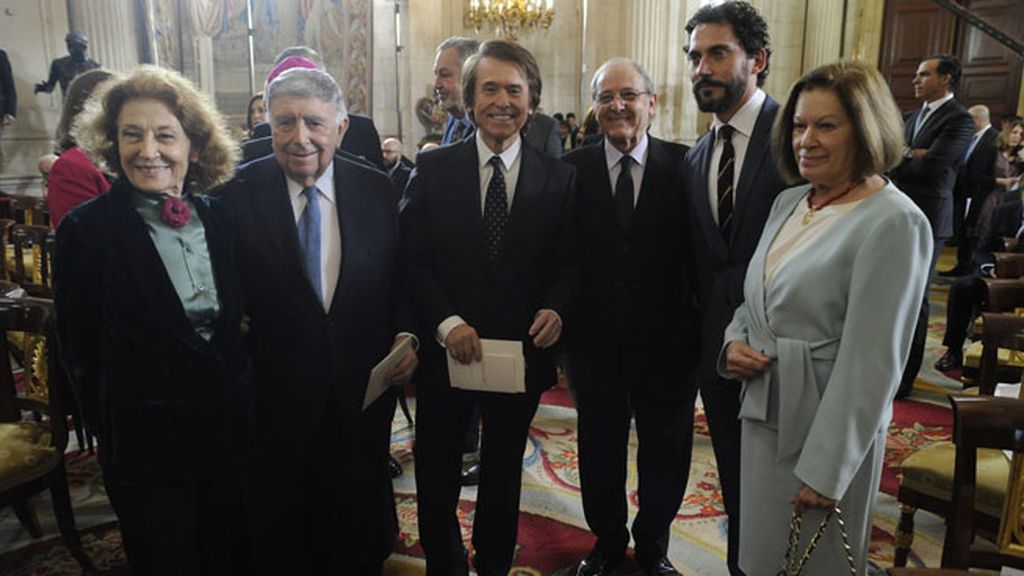 Julia Gutiérrez Caba, Raphael, Paco León y Natalia Figueroa (mujer del cantante)