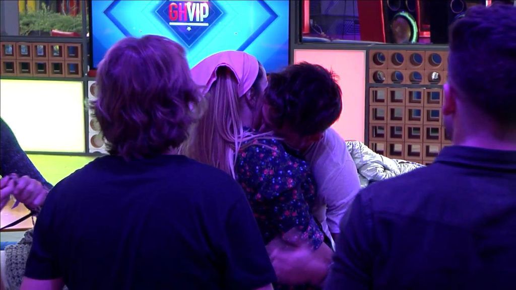 ¿Se están besando los concursantes de 'GH VIP'?