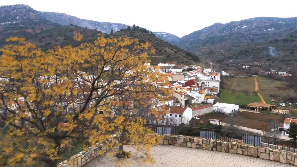 Vistas, historia y el sonido del agua: así es la casa de José Bono en Salobre