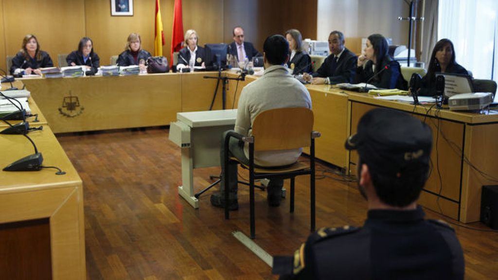 Condenan a 45 años al profesor del colegio Vallmont por abusos sexuales