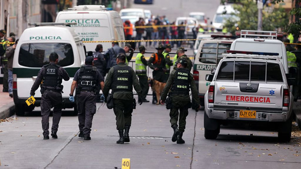 Pánico y caos tras la explosión mortal en medio de un dispositivo policial en Bogotá