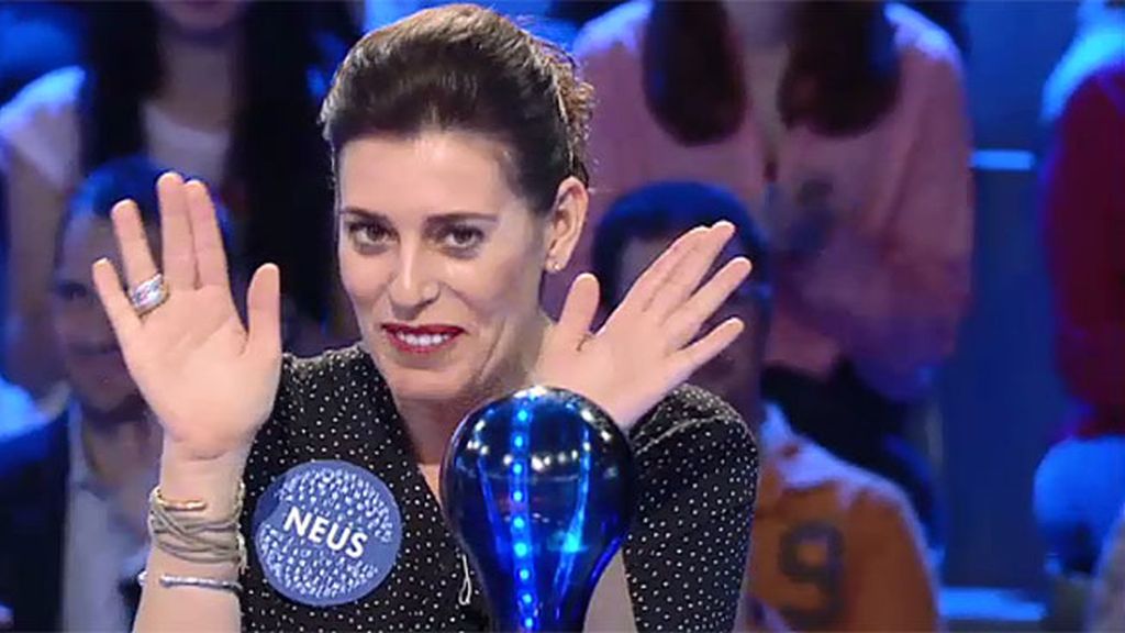 Neus Sanz se lía: "Esta canción es 'la de los gorilas' de... ¿'King África?"