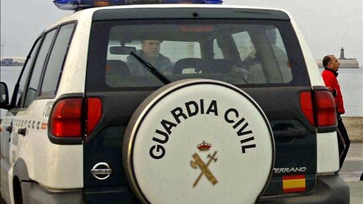 Un coche de la Guardia Civil en un suceso. EFE/Archivo Un coche de la Guardia Civil en un suceso. EFE/Archivo