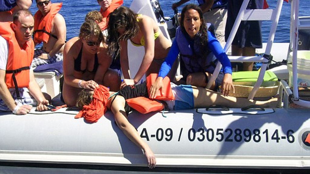 Una turista muere en México después de que una ballena golpeara su barco