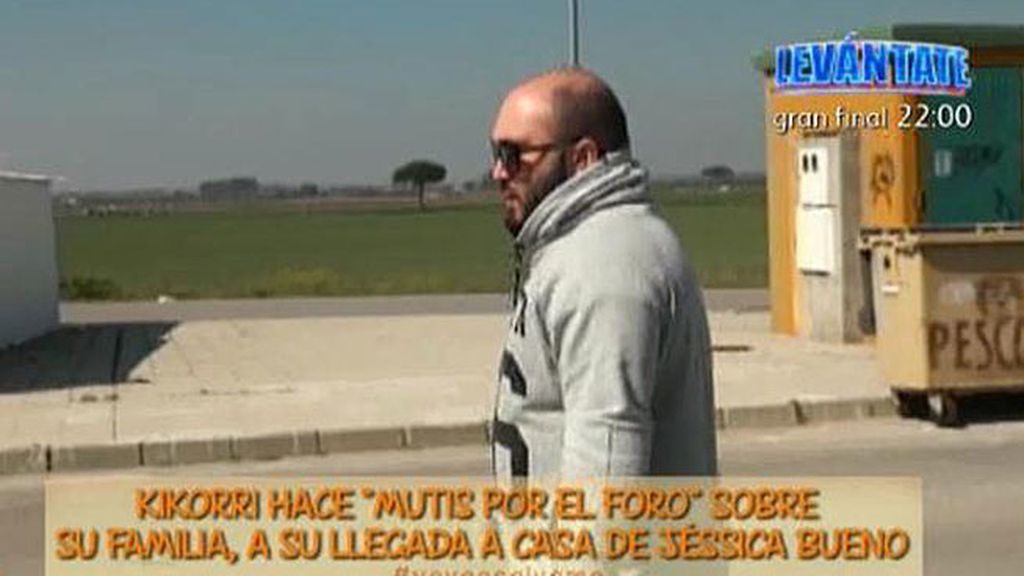 Kiko Rivera, a la prensa: "Me extraña que sepáis más que yo sobre mi madre"