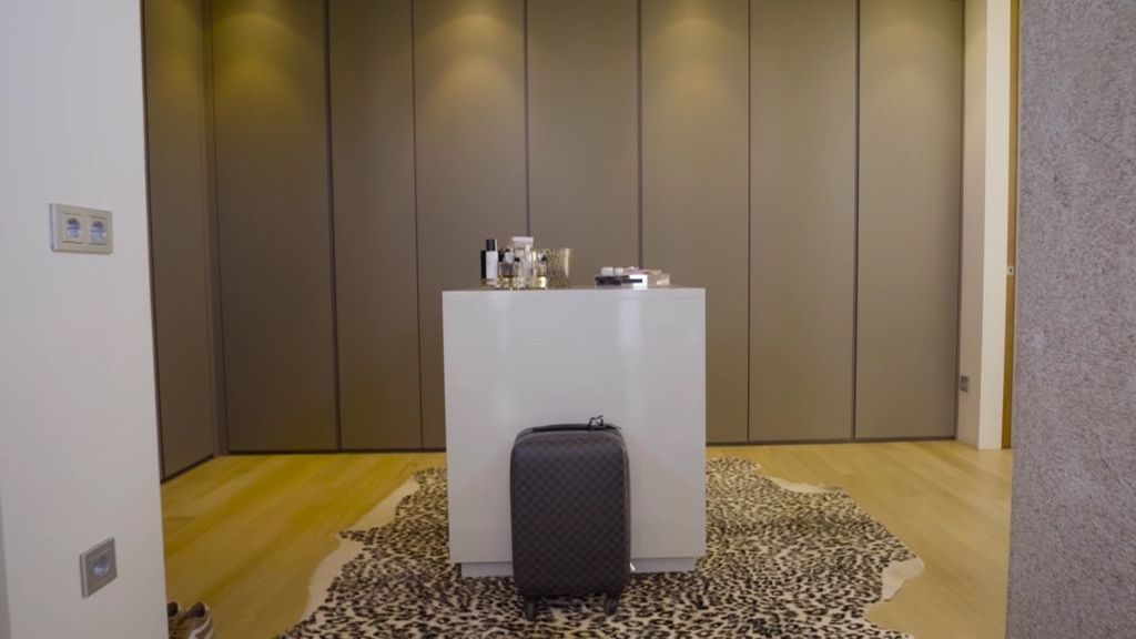 Un diseño muy moderno donde reina la humildad del futbolista