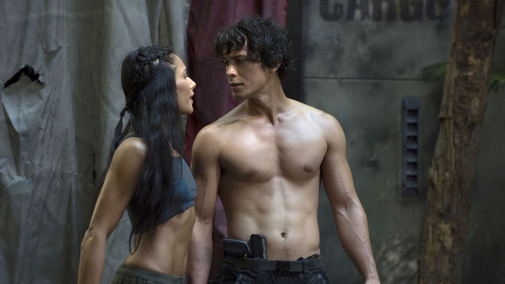 Un grupo de jóvenes delincuentes emprende la recolonización de la Tierra, en 'Los 100'