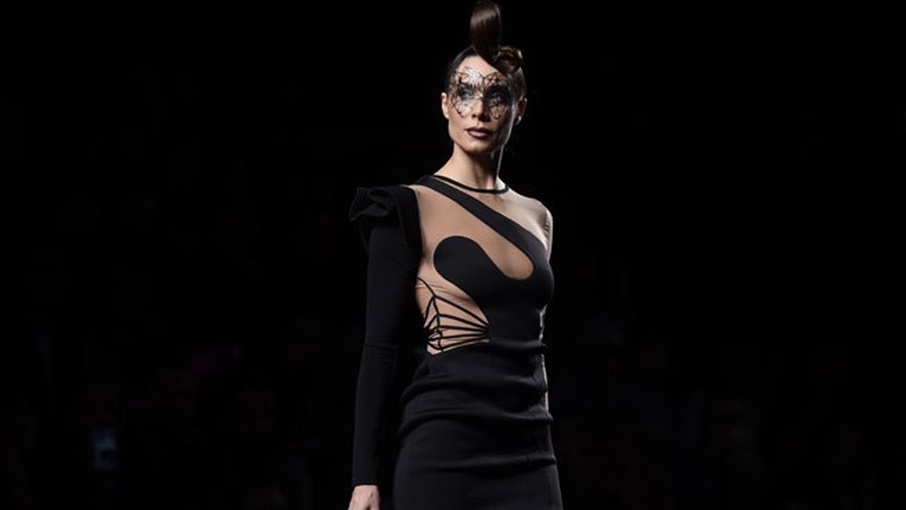Pilar Rubio desfila en la Fashion Week: así ha sido su estreno sobre la pasarela