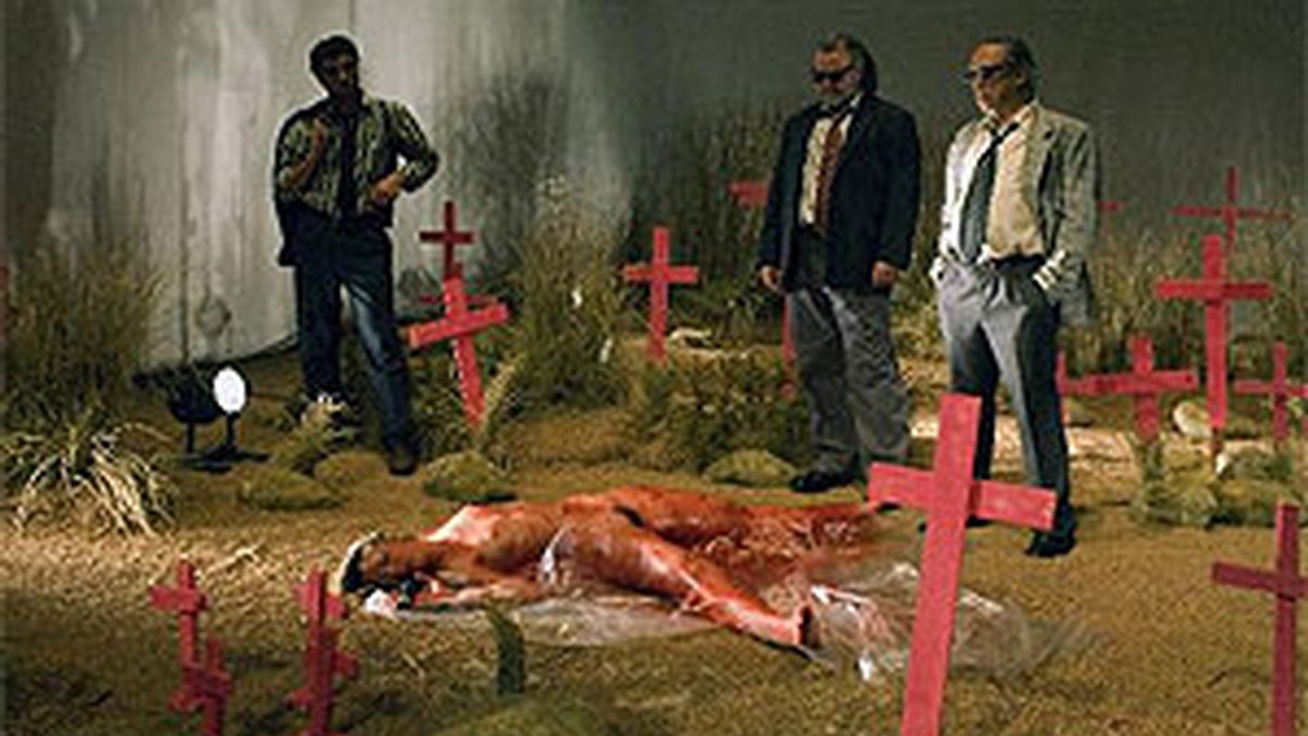 Escena de la obra "2666", una adaptación de la novela del escritor chileno Roberto Bolaño bajo la dirección de Álex Rigola, la última propuesta del Teatre Lliure. Foto: EFE.