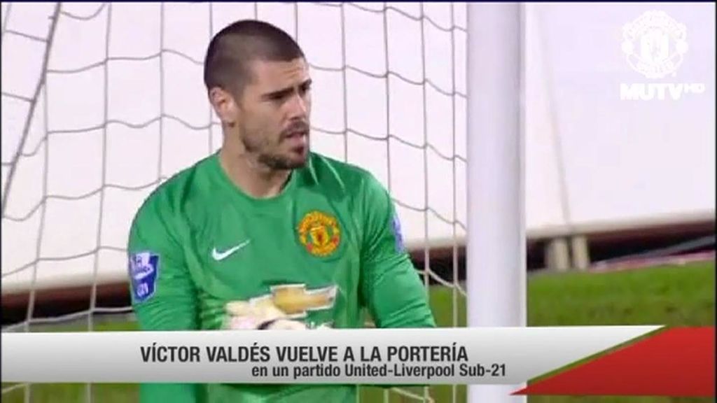 Víctor Valdés vuelve a jugar al fútbol en un Liverpool-Manchester United de sub-21