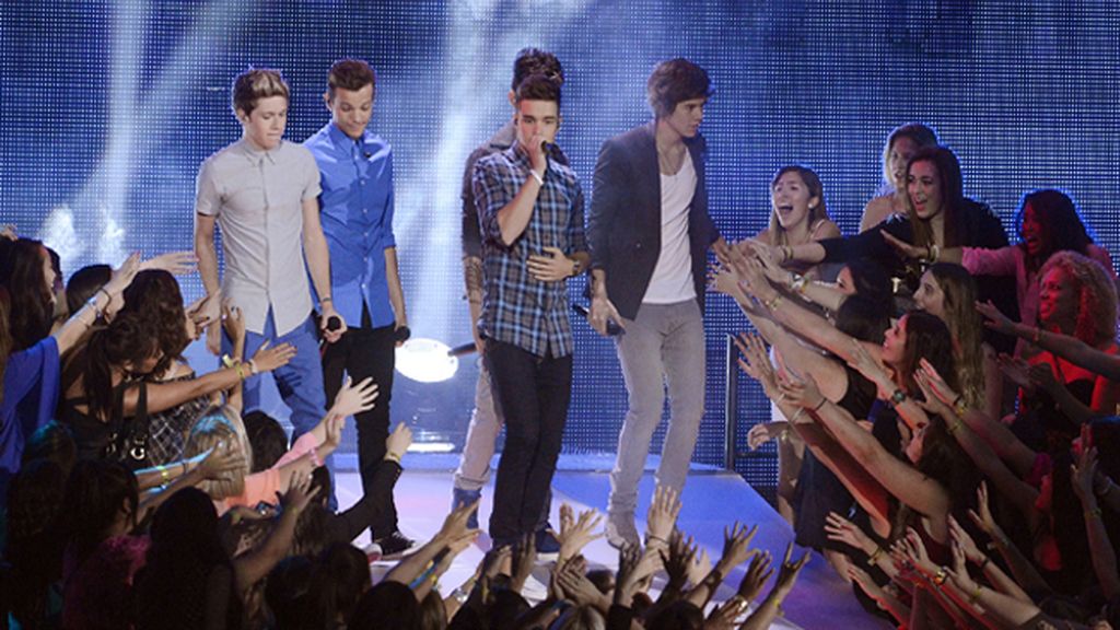 Los 'One Direction' arrasaron en los MTV Awards