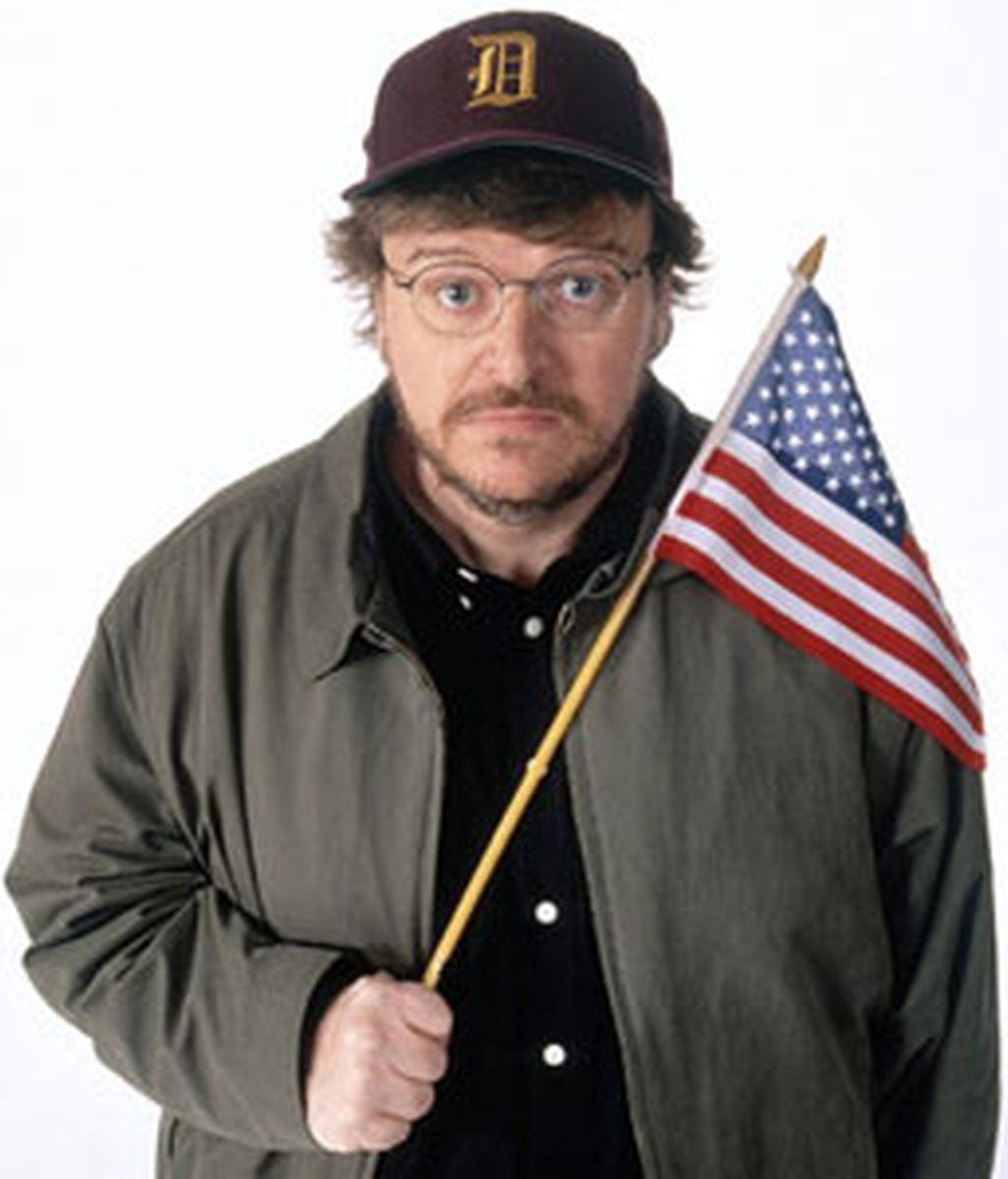 Michael Moore ha pedido a Obama que declare el estado de guerra y reconvierta a GM en un fabricante de vehículos ecológicos. Michael Moore ha pedido a Obama que declare el estado de guerra y reconvierta a GM en un fabricante de vehículos ecológicos.