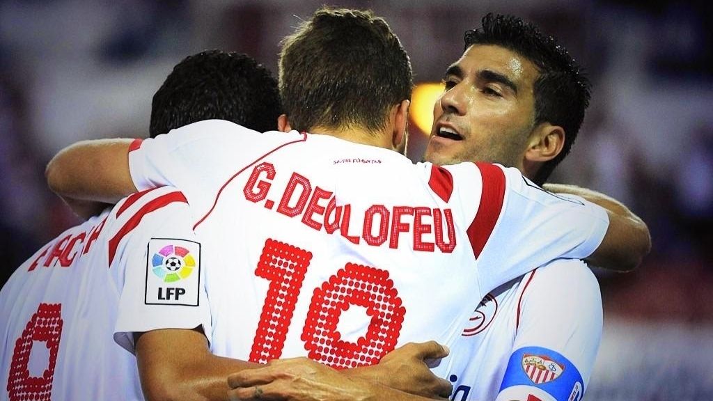 Emery firma la mejor vuelta de la historia del Sevilla al ritmo de Dennis y Deulofeu