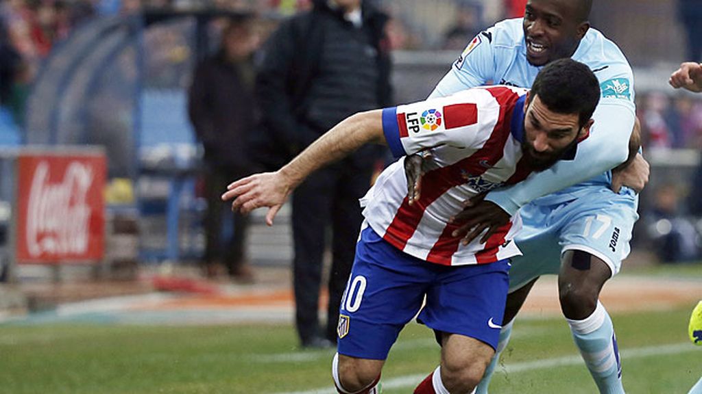 El Calderón baila al ritmo de Arda: regates, taconazos y un trabajador incansable