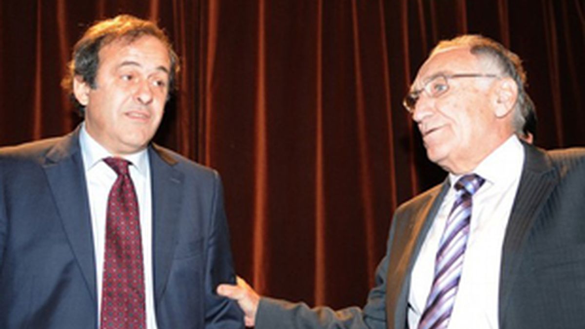 Platini, ingresado en un hospital tras sufrir un desvanecimiento Platini, ingresado en un hospital tras sufrir un desvanecimiento