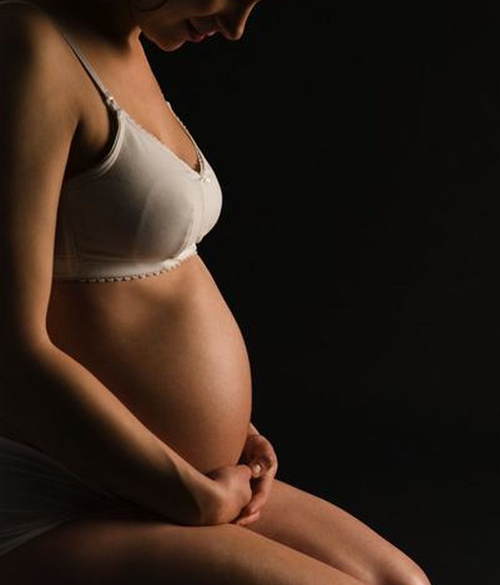 La mujer embarazada de ocho semanas quería interrumpir voluntariamente su gestación, pero una negligencia médica lo impidió.