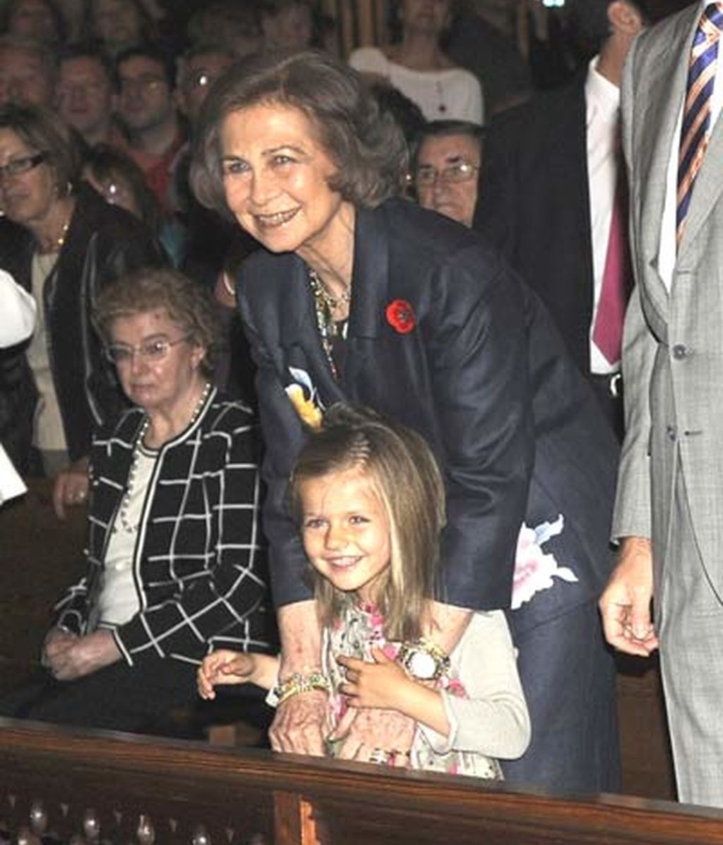 Los príncipes de Asturias y la reina Sofía, en la Misa de Resurrección