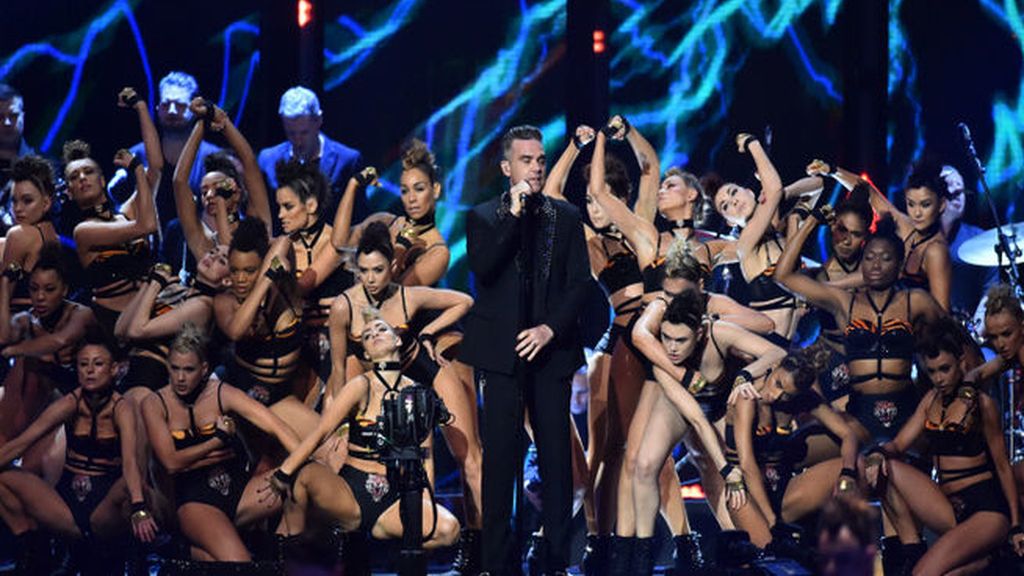 Actuación estelar de Robbie Williams en los premios Brit
