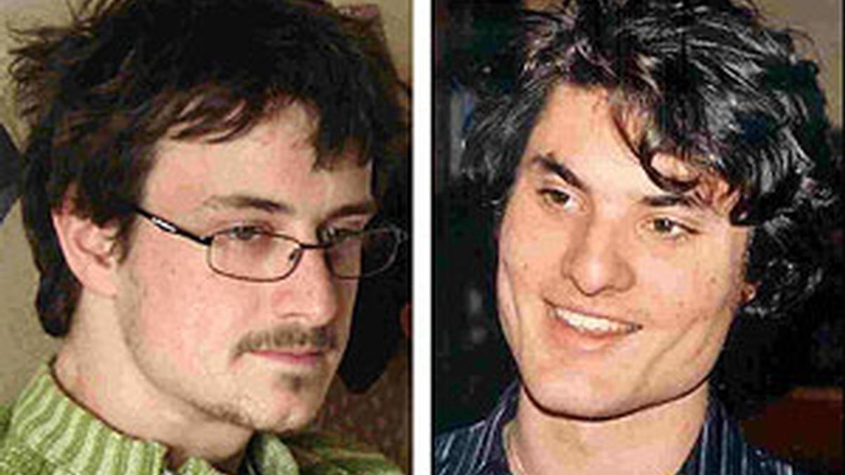 Los dos estudiantes franceses asesinados: Laurent Bonomo y Gabriel Ferez. Foto: AP.