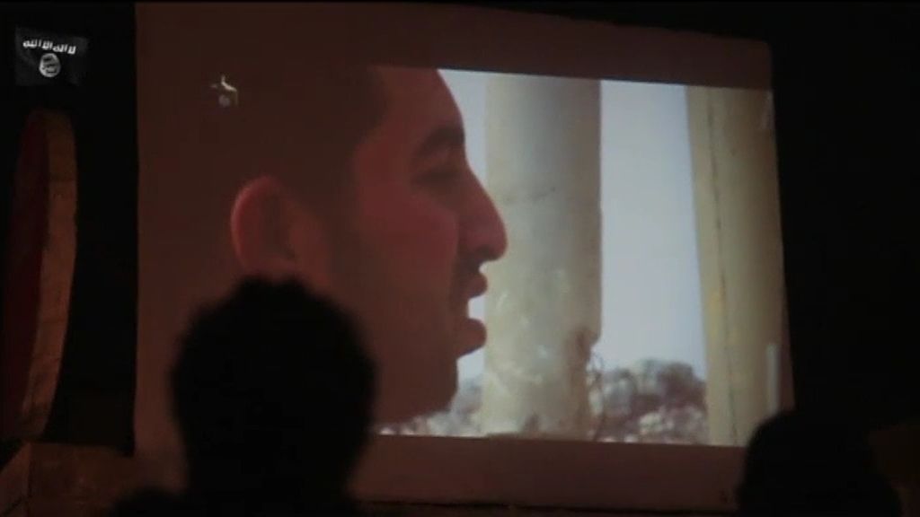 El Estado Islámico proyecta el asesinato del piloto jordano en un cine en Raqqa