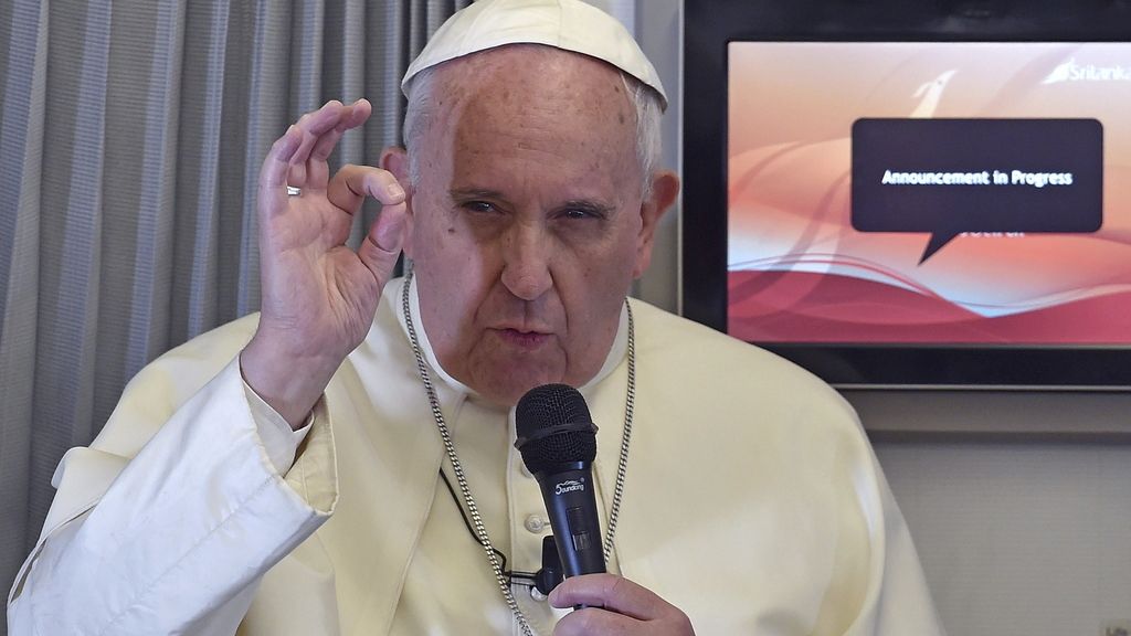 El Papa declara que no se puede ofender a la fe de los demás