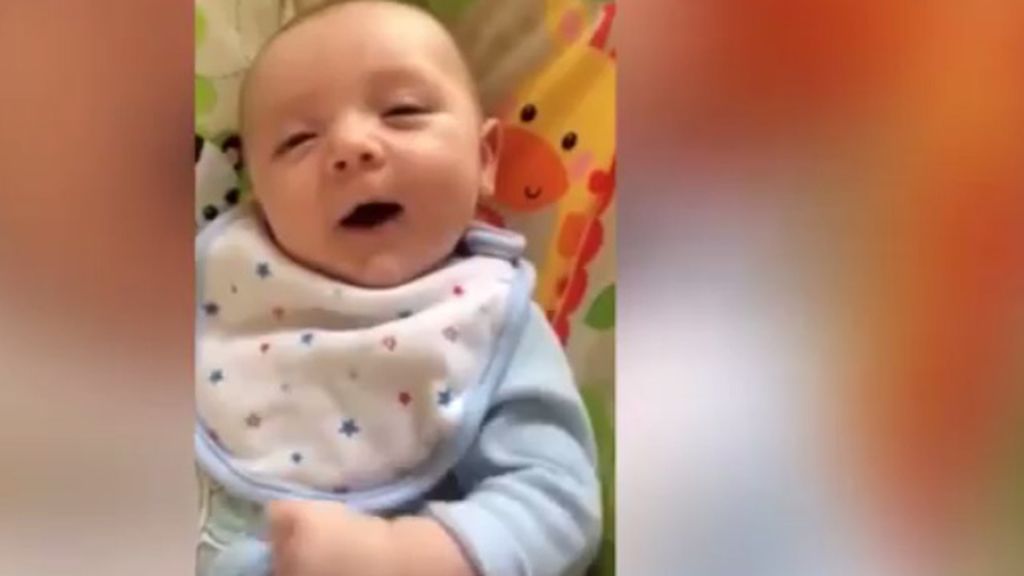 Un bebé dice su primera palabra con sólo 7 semanas de vida