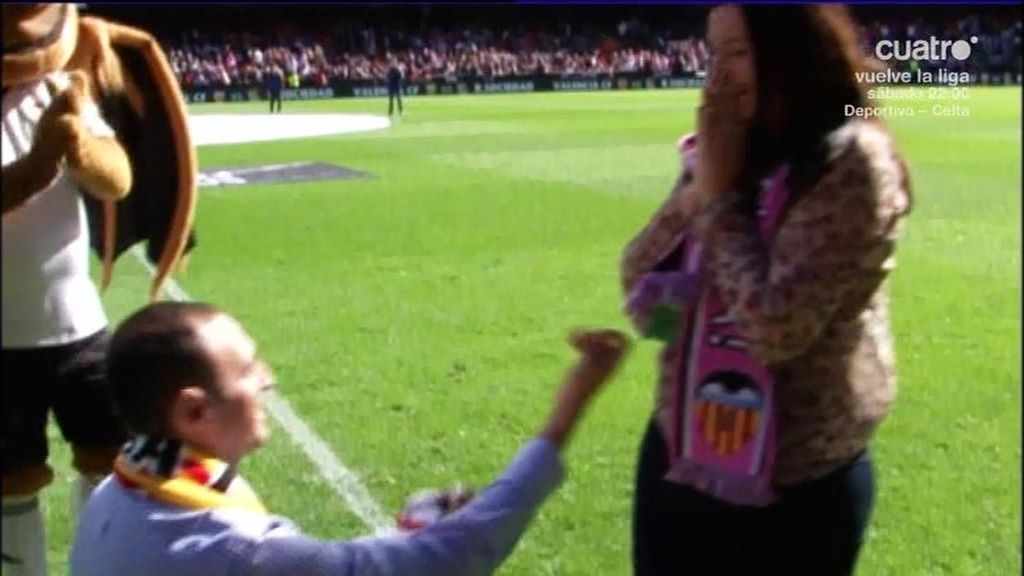 ¡El San Valentín más especial en Mestalla! Un ‘sí quiero’ futbolero con 50.000 testigos