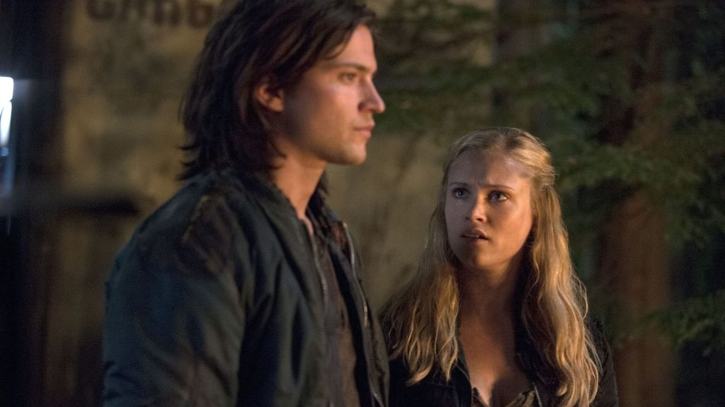 Un grupo de jóvenes delincuentes emprende la recolonización de la Tierra, en 'Los 100'