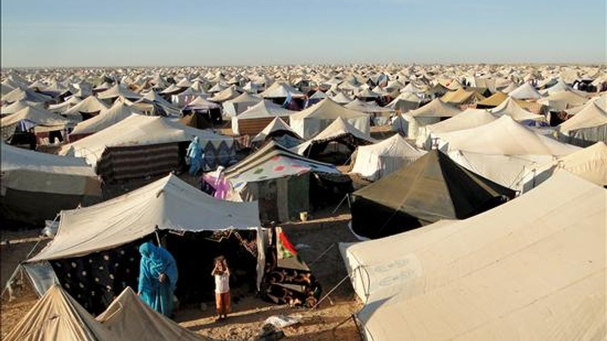 Vista general del campo de desplazados saharauis Gdeim Izi, situado a 18 kilómetros de El Aaiún, capital del Sahara Occidental. EFE/Archivo