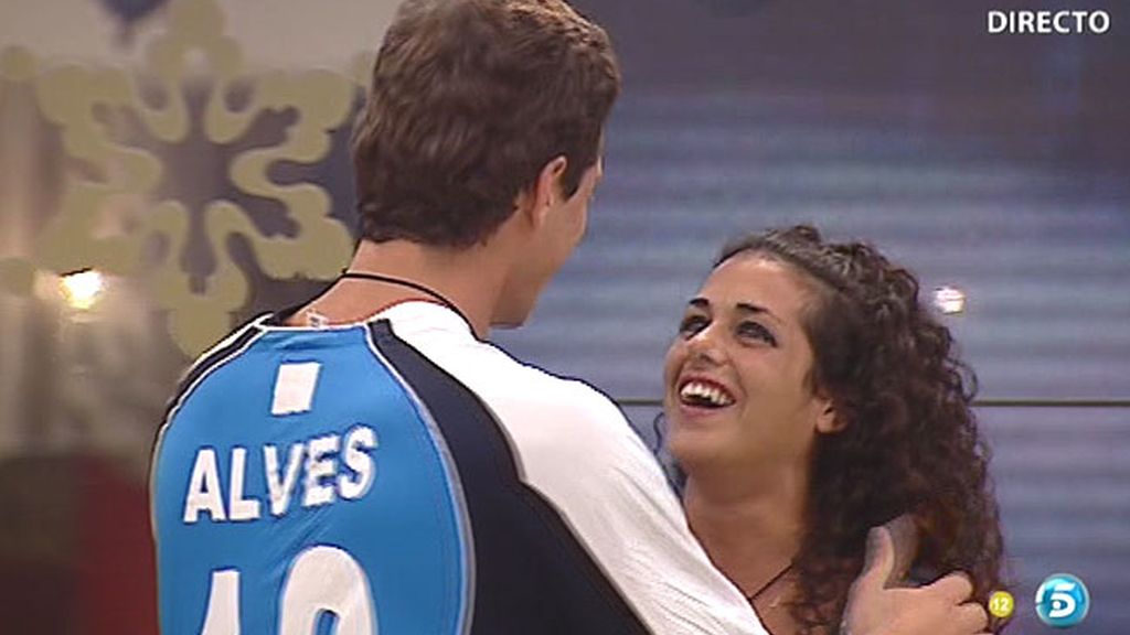 La surfera le da un mensaje a Fael: "No hables de fuera, calla la boca"