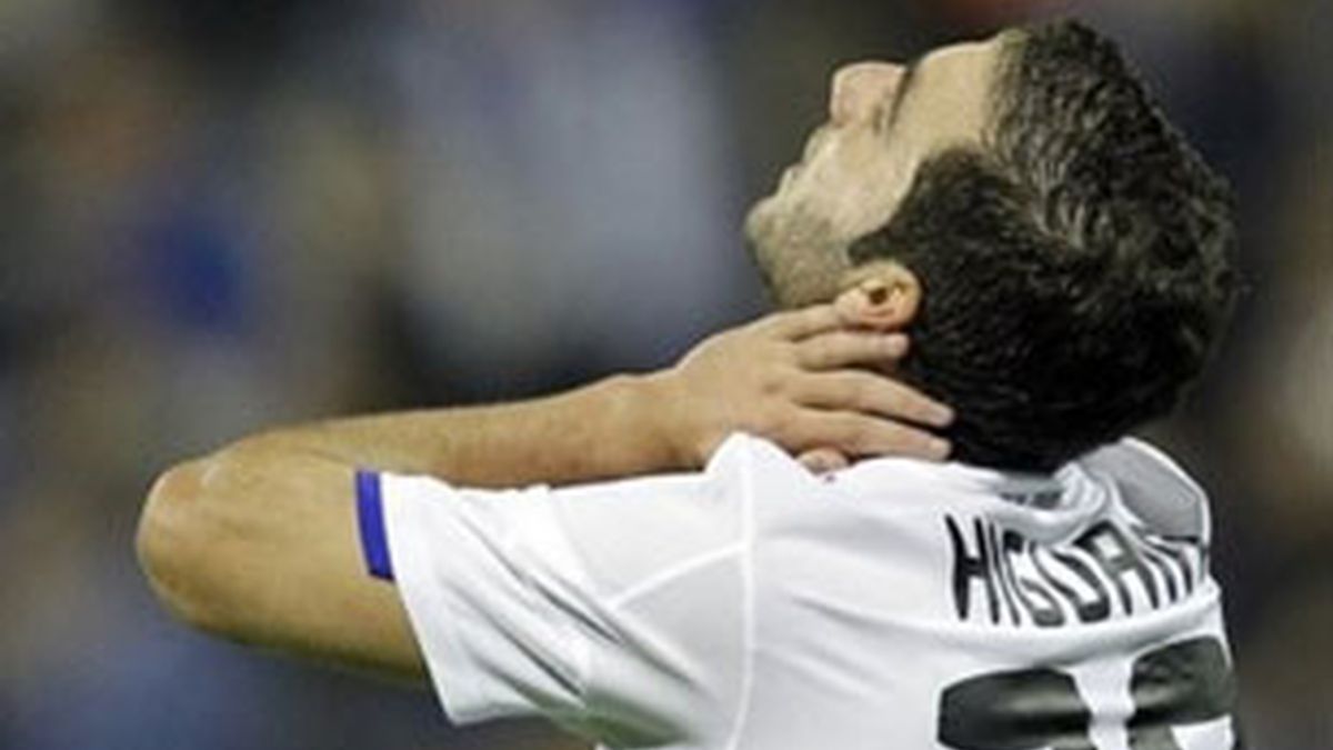 Gonzalo Higuaín se cae del once inicial. Foto: AP
