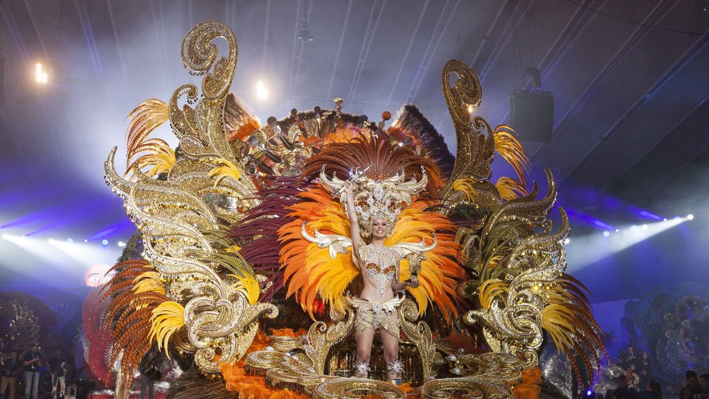 La reina del carnaval brilla como el sol