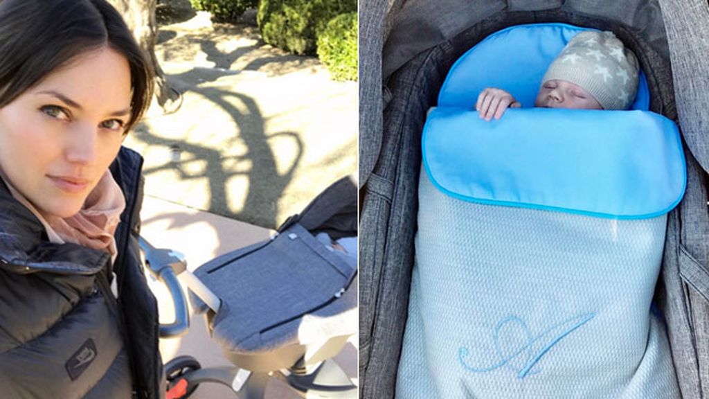 Ni el paseo matutino con mamá: "Bien calentito dentro de su saco"