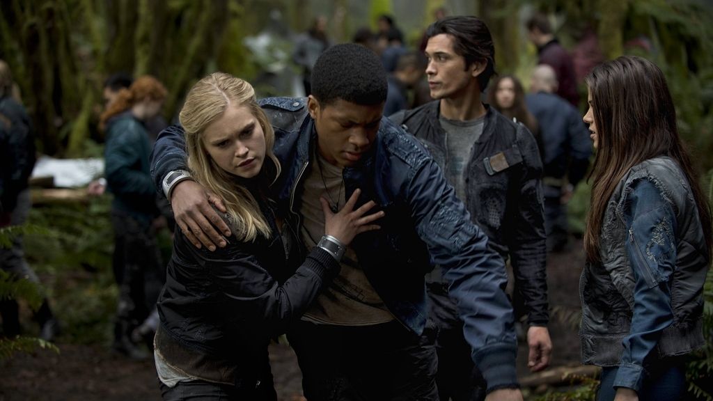 Un grupo de jóvenes delincuentes emprende la recolonización de la Tierra, en 'Los 100'