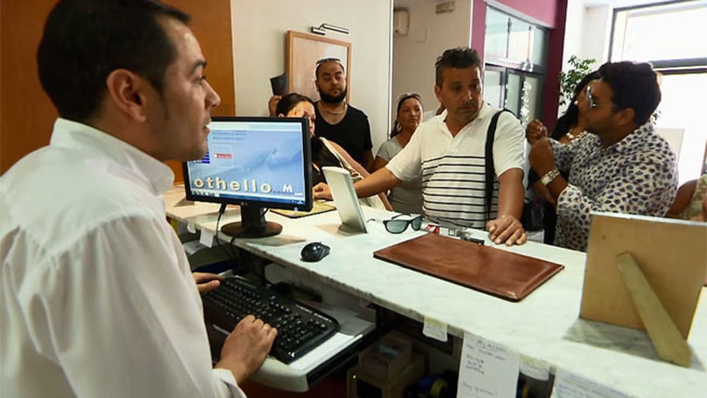 Joaquín, en el hotel: “¿Quieres meter a quince gitanos en una habitación? ¡Métenos!