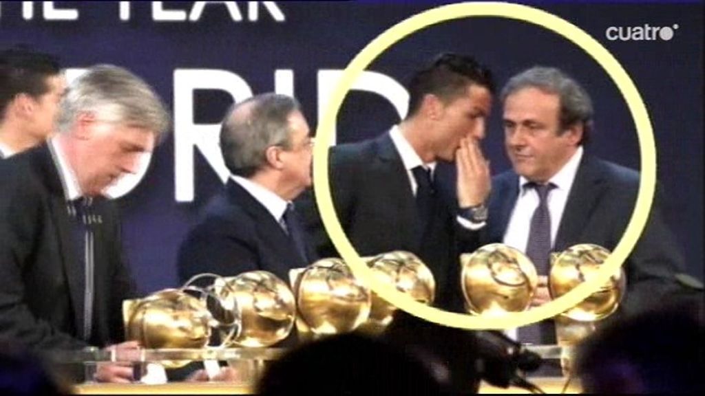 Cristiano no se corta al lanzar un dardo envenenado a Platini en los Globe Soccer