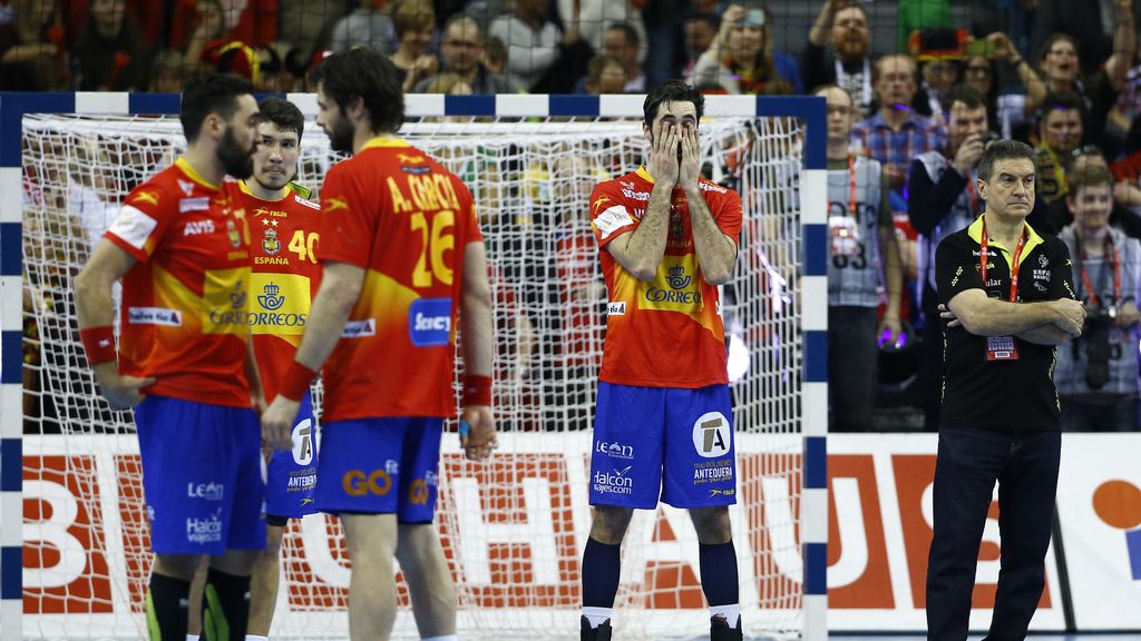 La desilusión y tristeza de 'los hispanos' tras perder la final ante Alemania (31/01/2016)