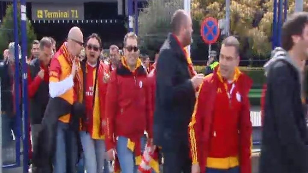 La afición del Galatasaray inunda Madrid