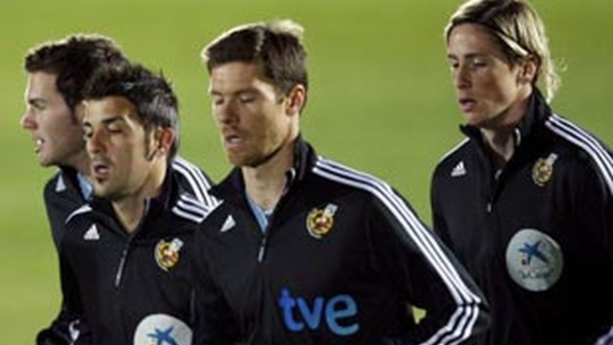 Juan Manuel Mata, David Villa, Xabi Alonso y Fernando Torres, durante uno de los entrenamientos de España en Sudáfrica. Foto: EFE.