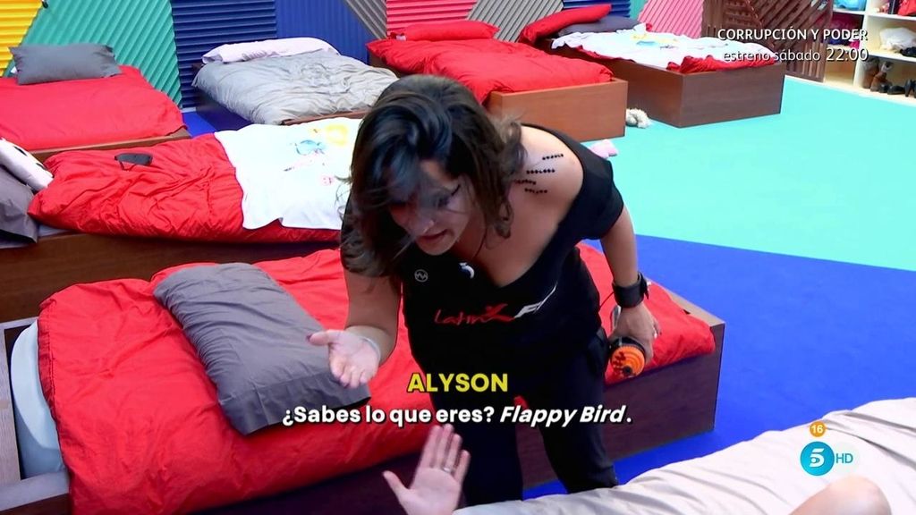 Alyson, a Aída Nízar: "Eres 'flappy bird"