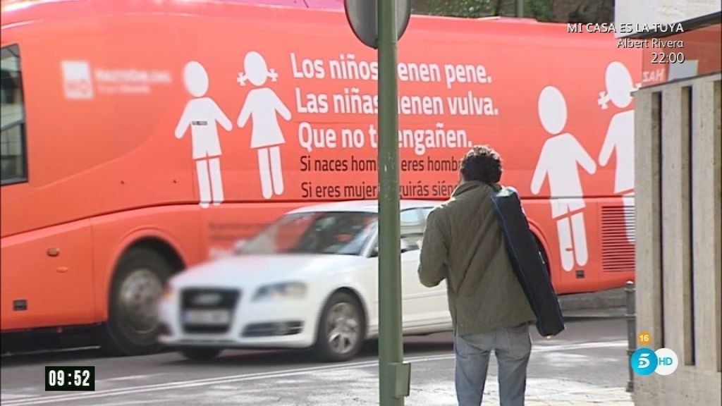 El ayuntamiento de Madrid inmovilizó el polémico autobús contra la transexualidad