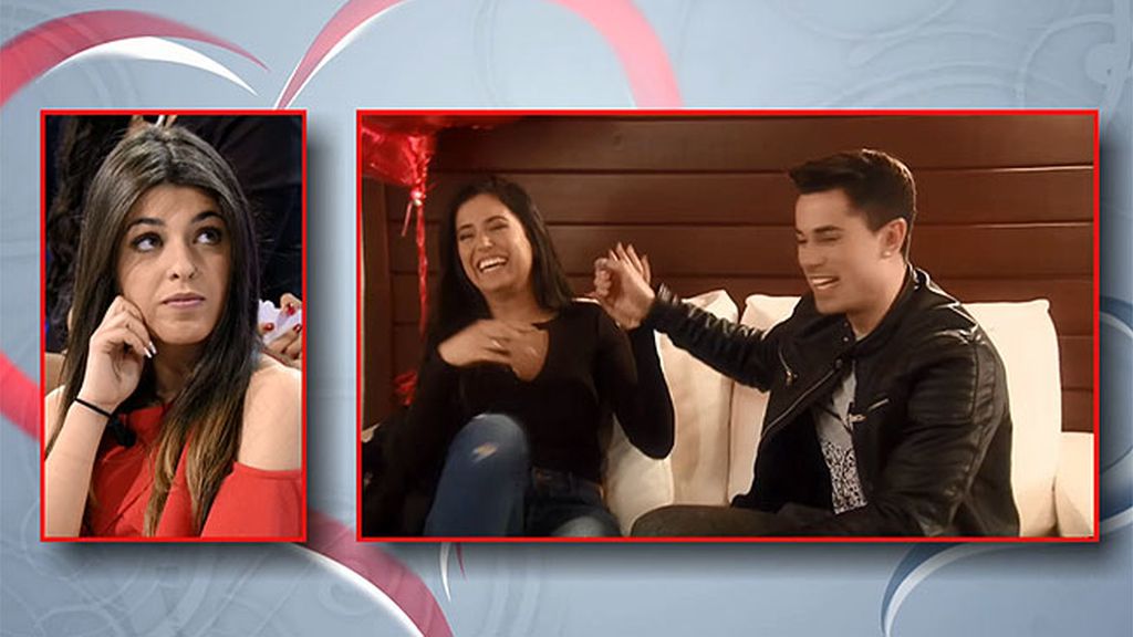 Cita con besos a escondidas