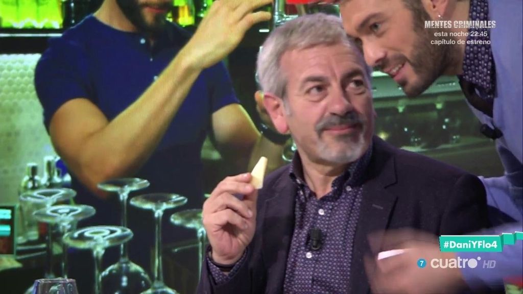 'Dani&Flo' dan a Carlos Sobera de su propia medicina... y le obligan a comer en plató