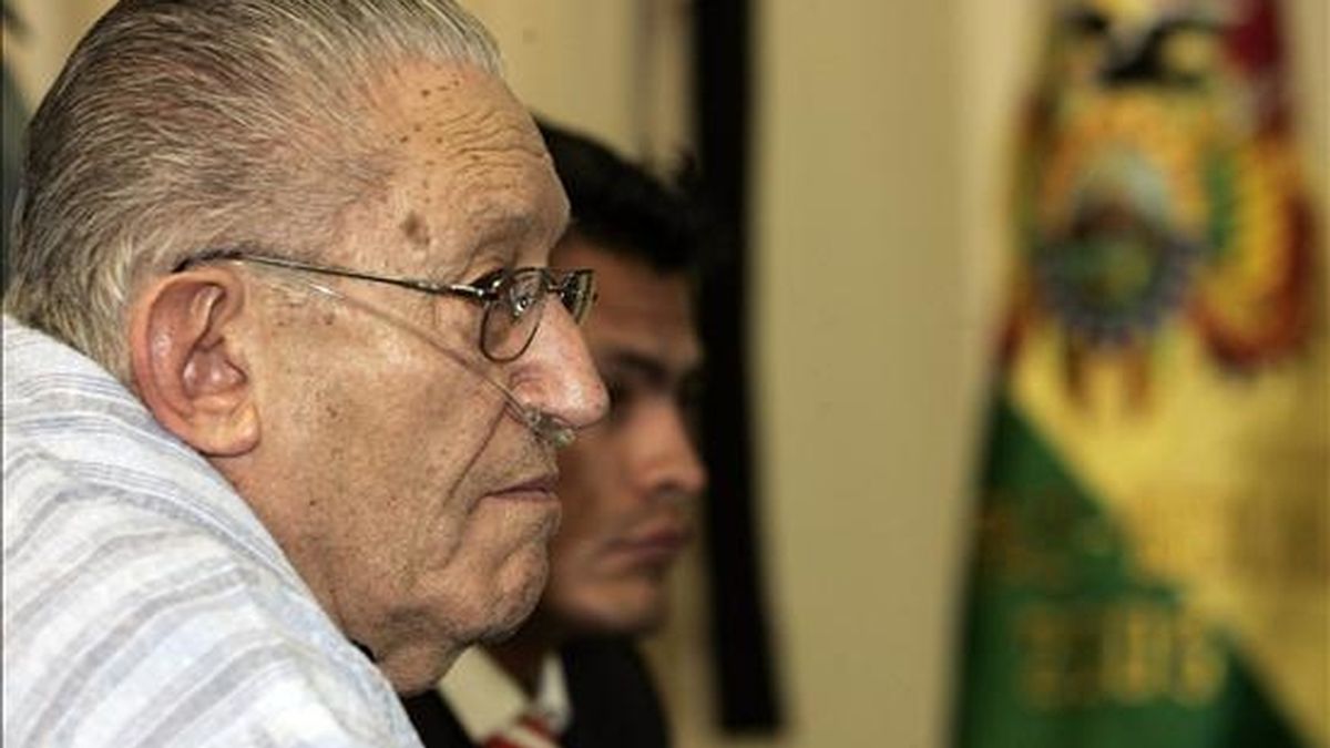 El ex dictador boliviano Luis García Meza (1980-1981), que en 1993 fue condenado en ausencia a más de 200 años de prisión, está preso desde el 15 de marzo de 1995, cuando llegó extraditado desde Brasil. EFE/Archivo