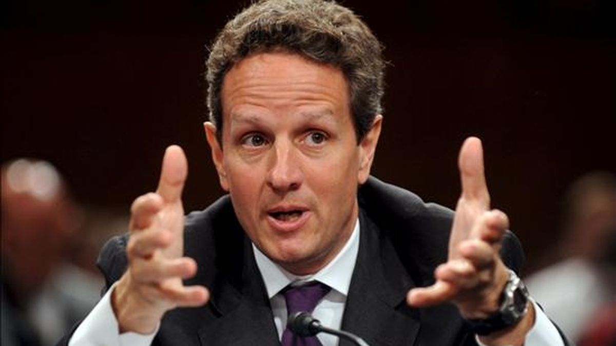 El secretario del Tesoro de EE.UU., Tim Geithner, comparece ante el Congreso para recabar apoyo para poner en marcha la reforma financiera propuesta por la Casa Blanca, este 18 de junio de 2009. EFE