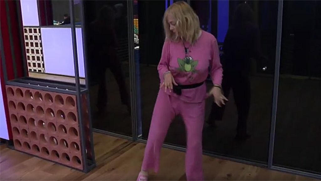 Y tú que pensaba que bailabas bien... ¡Ella es IN-CRE-I-BLE!