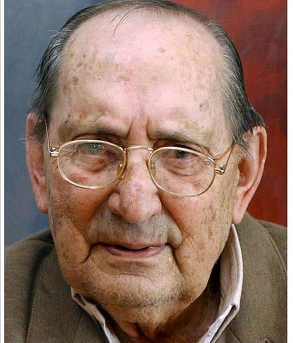 Fotografías de archivo del escritor vallisoletano Miguel Delibes. EFE/Archivo Fotografías de archivo del escritor vallisoletano Miguel Delibes. EFE/Archivo